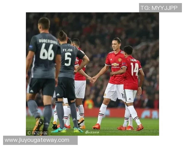 友谊赛曼联与本菲卡战平红牌事件引发全场热议与争议