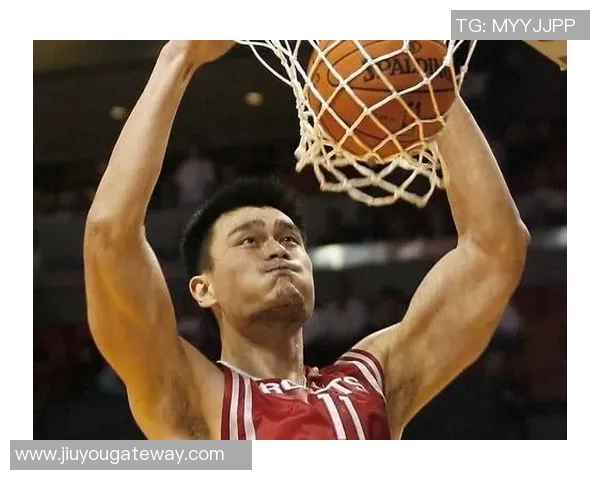 姚明罚球技术精湛展现篮球巨星风范引发球迷热议