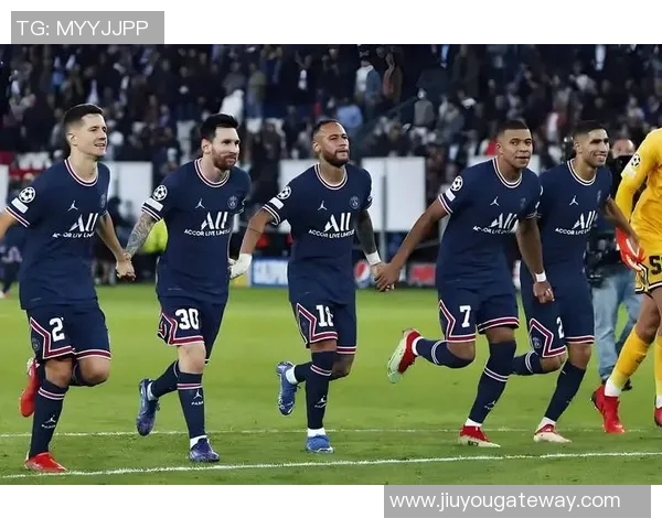 巴黎圣日耳曼大胜热刺红牌争议引发赛后热议与分析