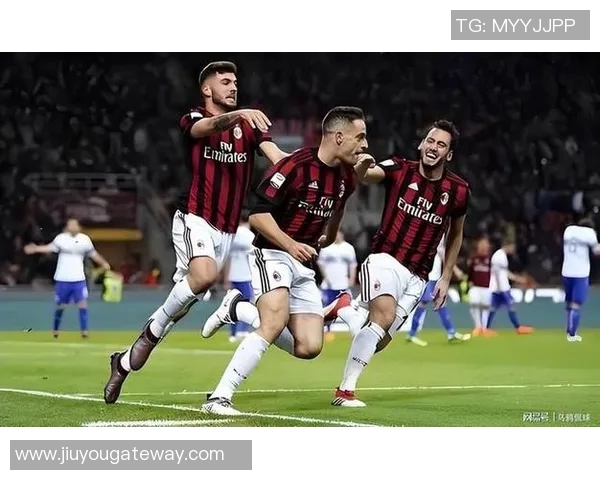 世界杯激战AC米兰与波尔图战成平局赛后点评引发热议 世界杯激战AC米兰与波尔图战成平局赛后点评引发热议