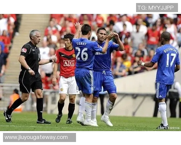 英超焦点战波尔图大胜曼联补时进球引发全场狂欢与转会传闻