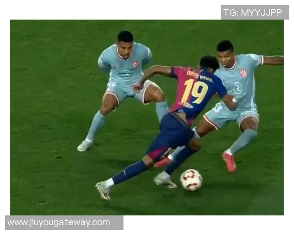 国王杯激战曼城大胜巴萨点球争议引发全场热议 国王杯激战曼城大胜巴萨点球争议引发全场热议